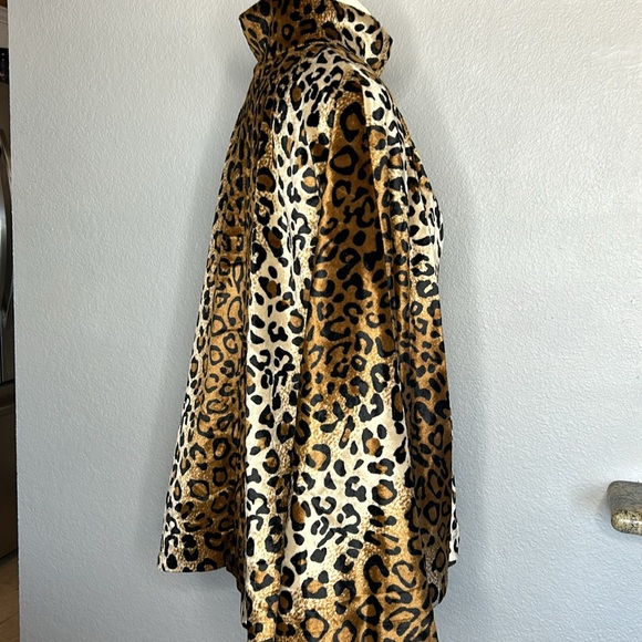 Dennis Basso leopard faux fur cape jacket - Picture 6 of 14